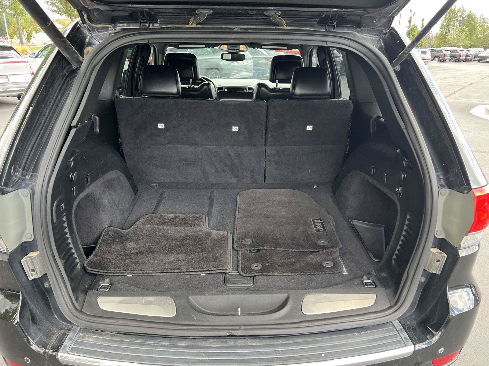 Used 2017 Jeep Grand Cherokee Limited AWD/4WD image 9