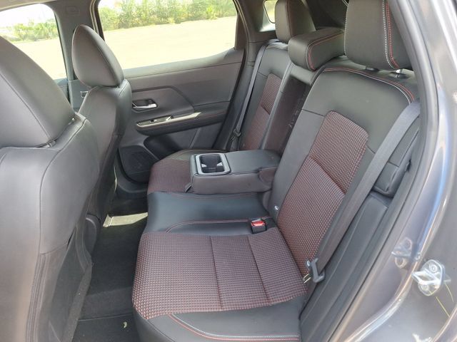 Used 2025 Nissan Kicks SR w/ Illumination Package FWD image 24