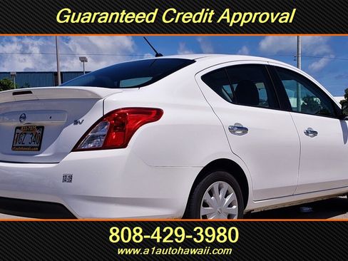 Used 2018 Nissan Versa SV FWD image 6
