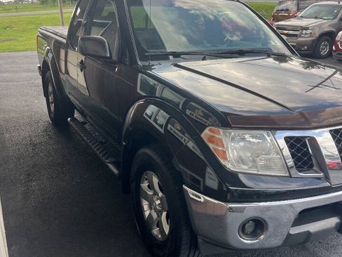 Used 2009 Nissan Frontier SE w/ SE Value Truck Pkg AWD/4WD image 6