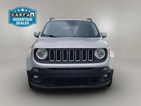 Used 2015 Jeep Renegade Latitude FWD image 2