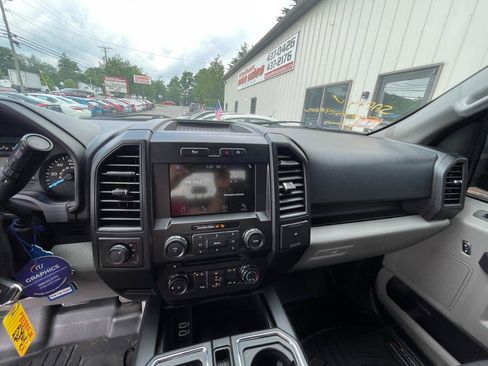Used 2018 Ford F150 XL w/ Equipment Group 101A Mid AWD/4WD image 15