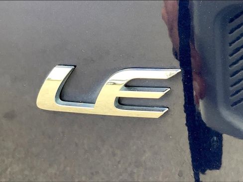 Used 2020 Toyota Corolla LE FWD image 9