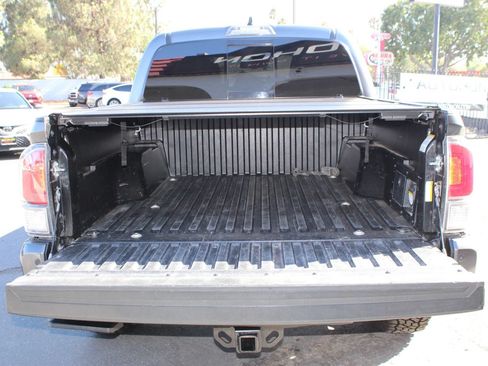 Used 2021 Toyota Tacoma TRD Off-Road w/ Technology Package AWD/4WD image 33