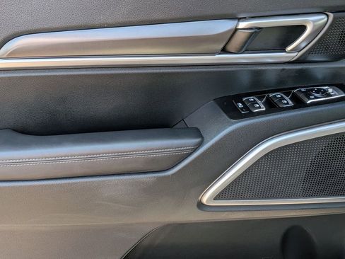 Used 2025 Kia Telluride S FWD image 11