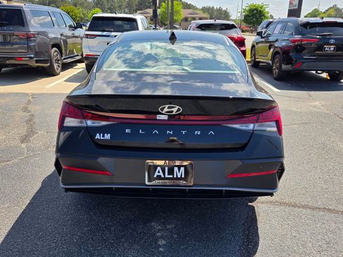 New 2026 Hyundai Elantra SEL Sport Premium FWD image 10
