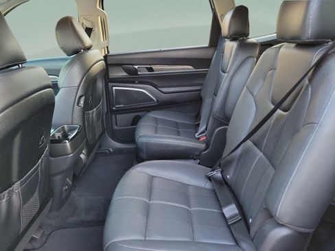 Certified 2021 Kia Telluride SX w/ Nightfall Edition Package AWD/4WD image 7