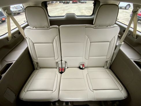 Used 2021 GMC Yukon XL Denali w/ Denali Premium Package image 29