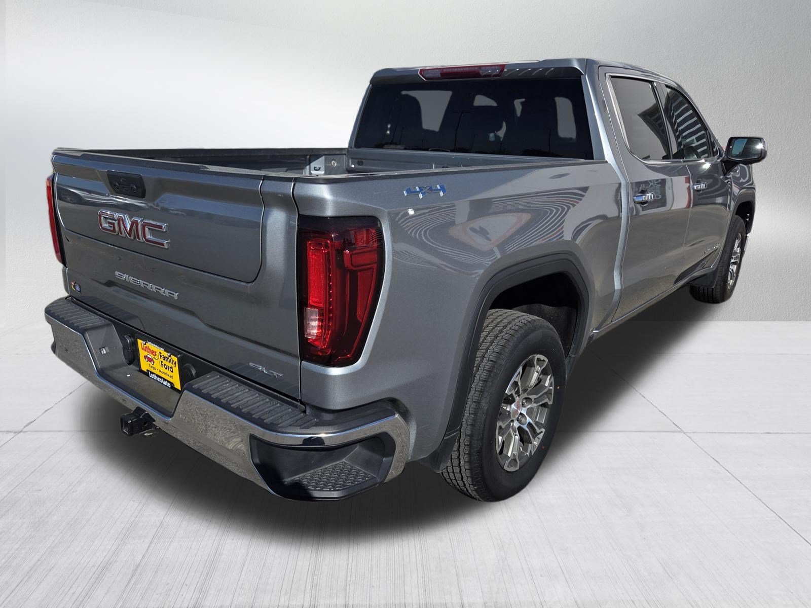 Used 2025 GMC Sierra 1500 SLT AWD/4WD image 7