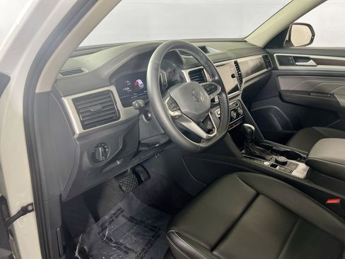 Used 2023 Volkswagen Atlas SE image 9