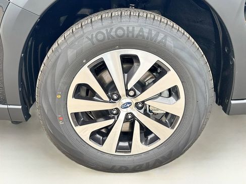 Used 2025 Subaru Outback Premium AWD/4WD image 43