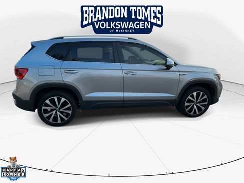 Used 2023 Volkswagen Taos SE FWD image 9