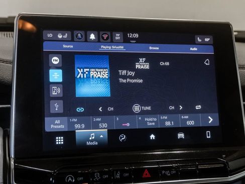 Certified 2025 Jeep Compass Limited AWD/4WD image 18