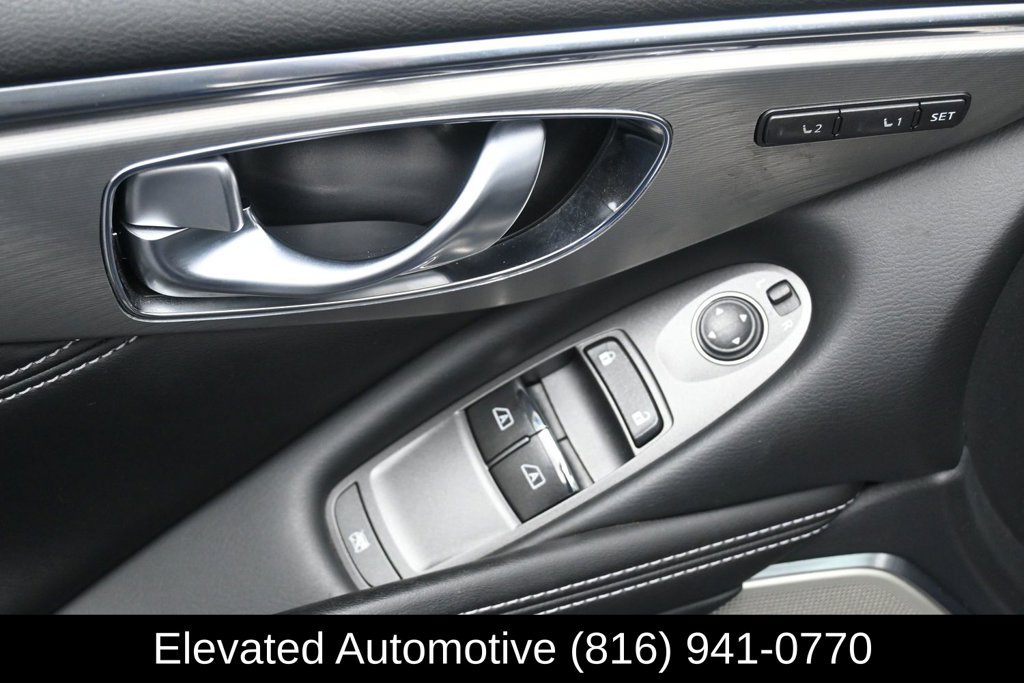 Used 2018 INFINITI Q60 3.0t Luxe w/ Sensory Package 3.0T Luxe AWD/4WD image 16