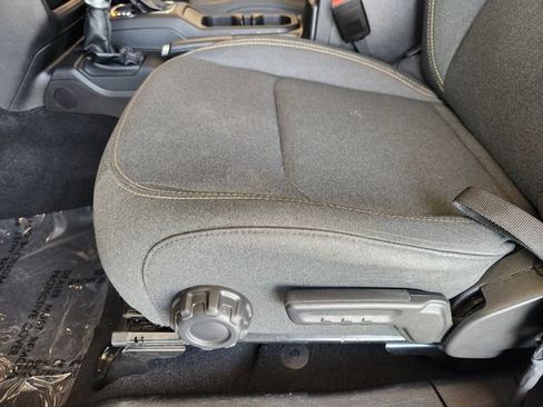 Used 2024 Jeep Gladiator Sport AWD/4WD image 25