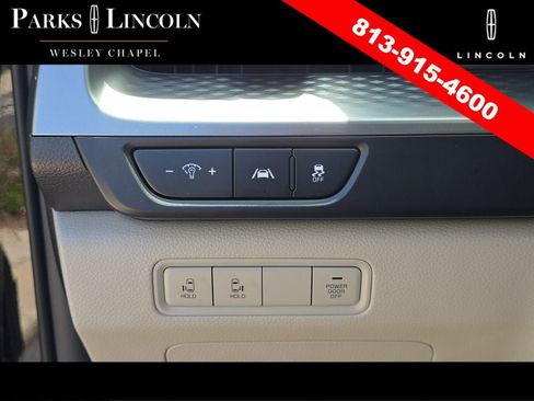 Used 2022 Kia Carnival LX FWD image 27