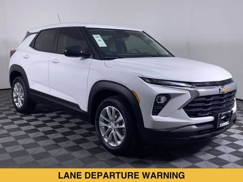 Certified 2024 Chevrolet TrailBlazer LS w/ LS Convenience Package FWD image 19