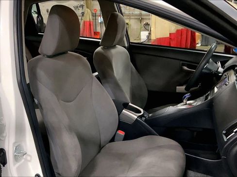 Used 2014 Toyota Prius Two image 8
