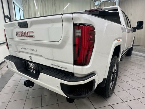 Used 2025 GMC Sierra 3500 Denali w/ Denali Reserve Package image 8