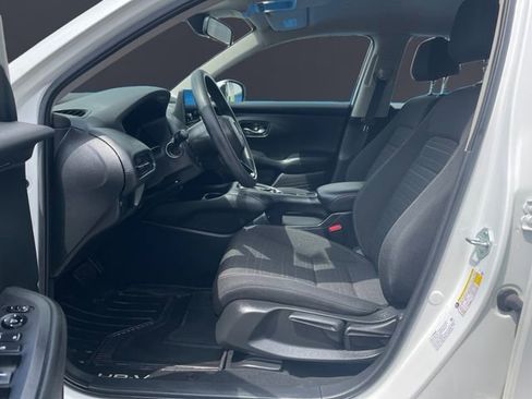 Certified 2024 Honda HR-V LX image 9