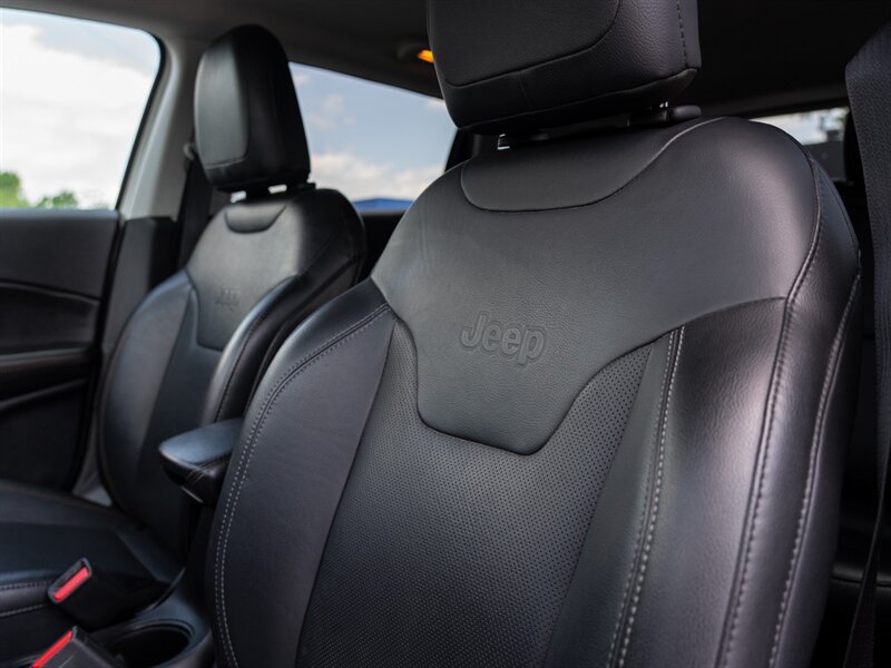 Used 2020 Jeep Compass Limited AWD/4WD image 39