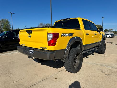 Used 2017 Nissan Titan PRO-4X image 5