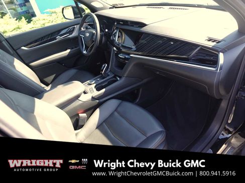 Used 2025 Cadillac XT6 Premium Luxury image 31