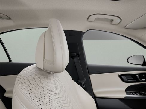 Used 2025 Mercedes-Benz E 350 Sedan image 41