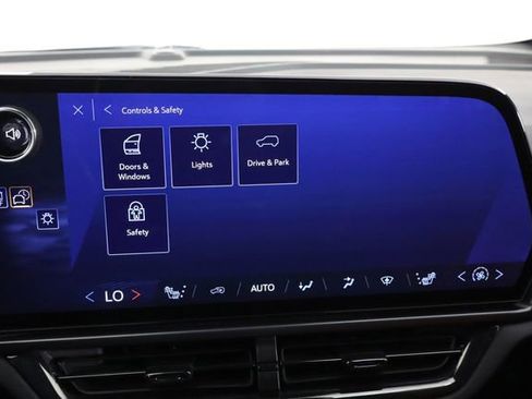 Used 2024 Chevrolet Equinox EV RS w/ LPO, All-Weather Mat Package image 33