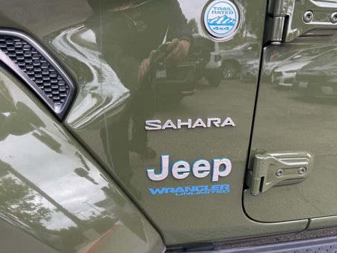 Used 2021 Jeep Wrangler Unlimited Sahara AWD/4WD image 9