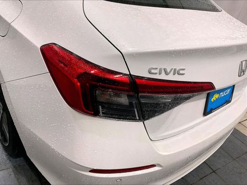 Used 2023 Honda Civic Touring image 34