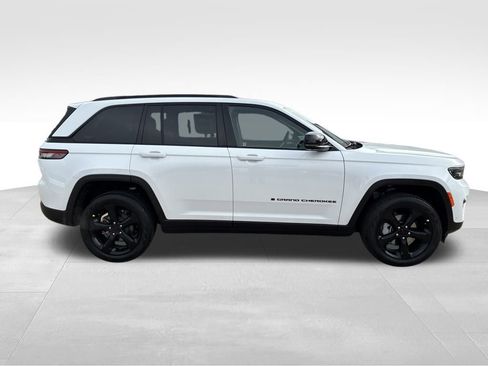 New 2025 Jeep Grand Cherokee Limited w/ Luxury Tech Group II image 7