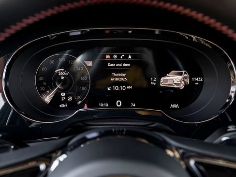 Certified 2022 Bentley Bentayga AWD/4WD image 21