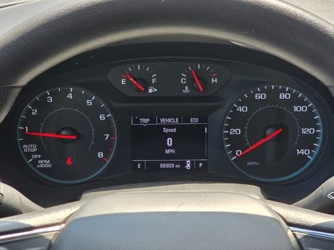 Used 2023 Chevrolet Malibu LT FWD image 14
