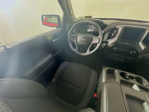 Used 2019 Chevrolet Silverado 1500 Custom Trail Boss w/ Custom Convenience Package image 9