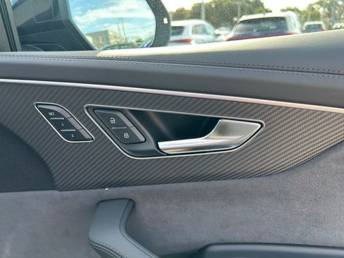 New 2025 Audi RS Q8 performance image 46