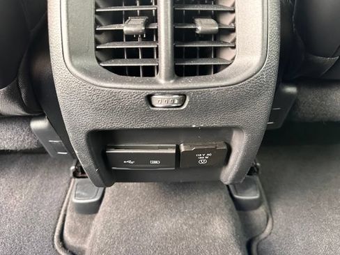 Used 2020 Jeep Cherokee Limited AWD/4WD image 13