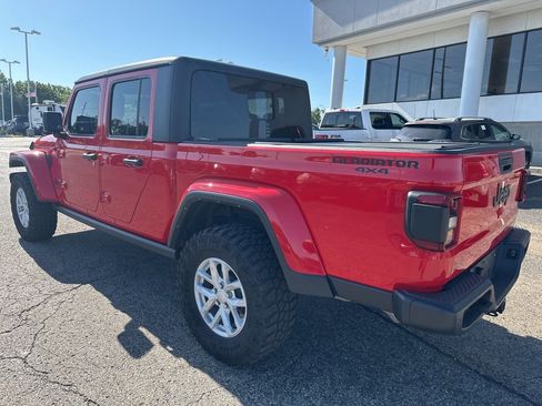 Used 2023 Jeep Gladiator Sport AWD/4WD image 5