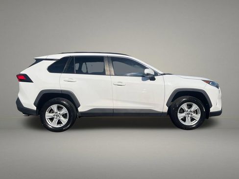 Used 2020 Toyota RAV4 XLE w/ Carpet Mat Package AWD/4WD image 6
