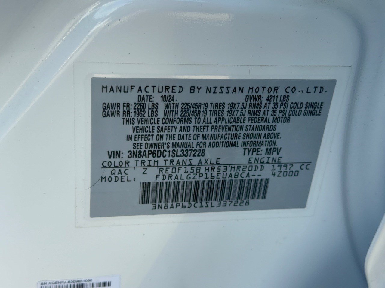 Used 2025 Nissan Kicks SR w/ SR Premium Package FWD image 31