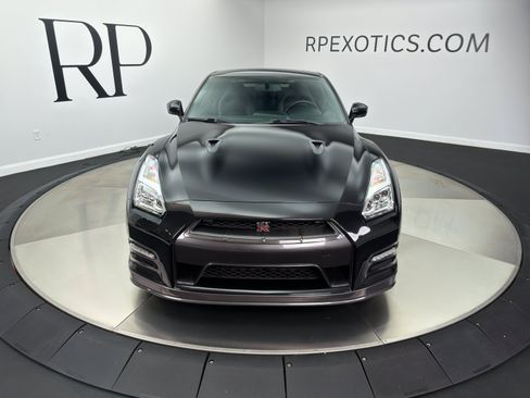 Used 2015 Nissan GT-R Premium AWD/4WD image 5