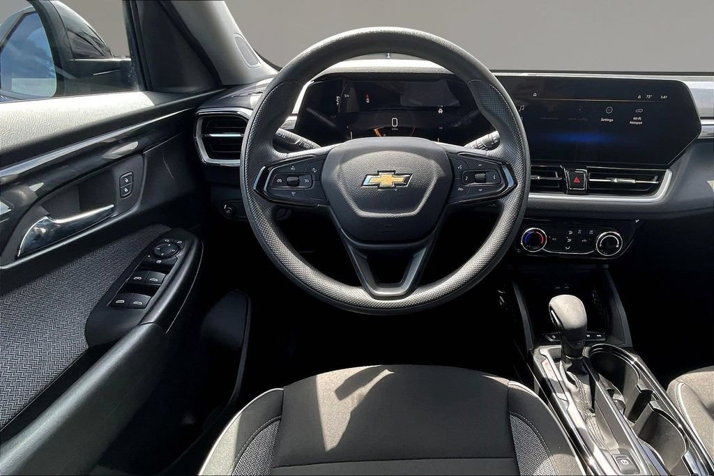 Used 2024 Chevrolet TrailBlazer LT AWD/4WD image 8