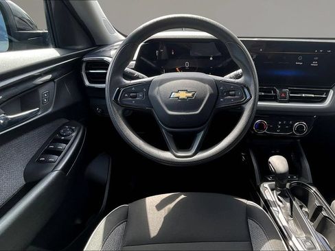 Used 2024 Chevrolet TrailBlazer LT AWD/4WD image 8