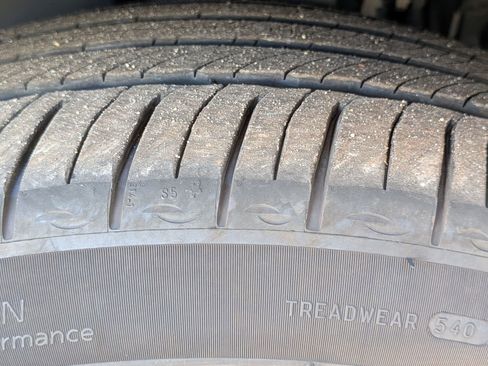 Used 2023 BMW iX xDrive50 w/ Ultimate Package 2 image 11