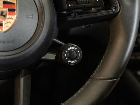 Certified 2026 Porsche Macan AWD/4WD image 28