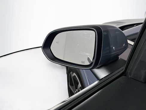 Used 2024 Chevrolet Equinox EV LT image 16