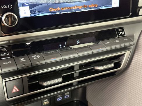 Used 2025 Toyota Camry SE FWD image 16
