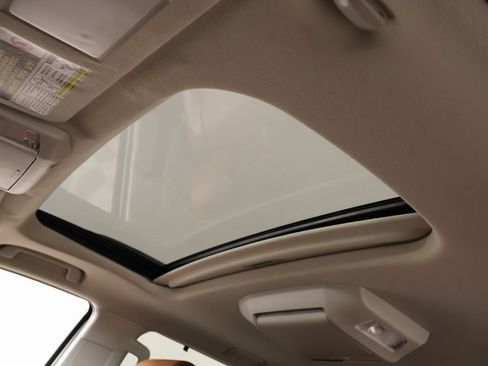 Used 2016 Toyota Sequoia Platinum image 17