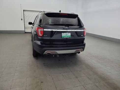 Used 2017 Ford Explorer XLT w/ Equipment Group 202A AWD/4WD image 6