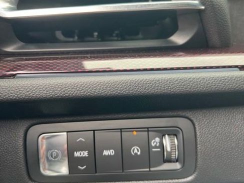 Used 2024 Chevrolet Traverse Z71 AWD/4WD image 19